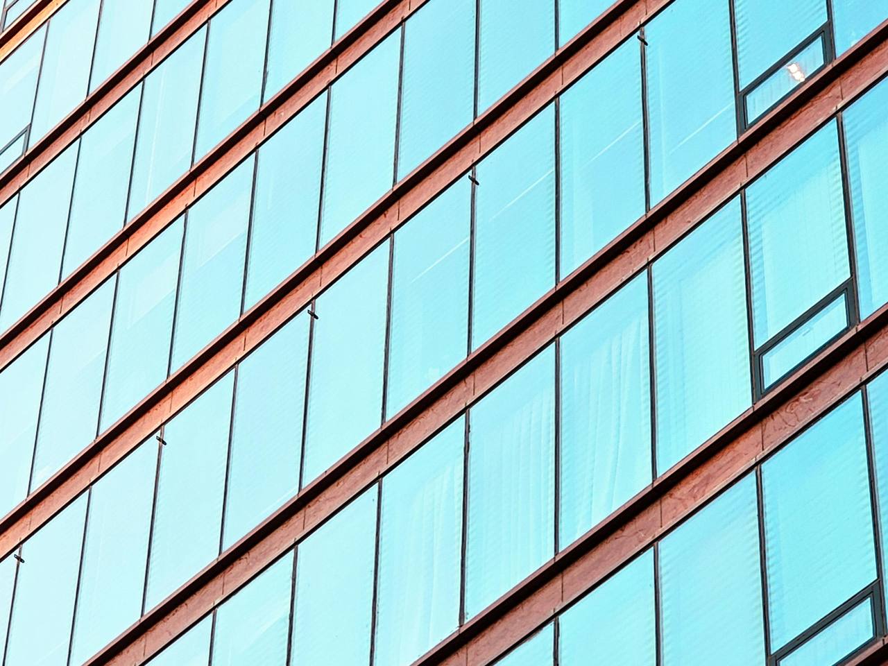 Bürogebäude in Fürstenfeldbruck nach Wandgestaltung — Referenz GK Malerbetrieb